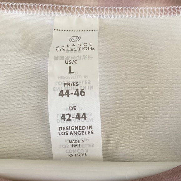 NWOT balance collection crop. Size L - Picture 4 of 6